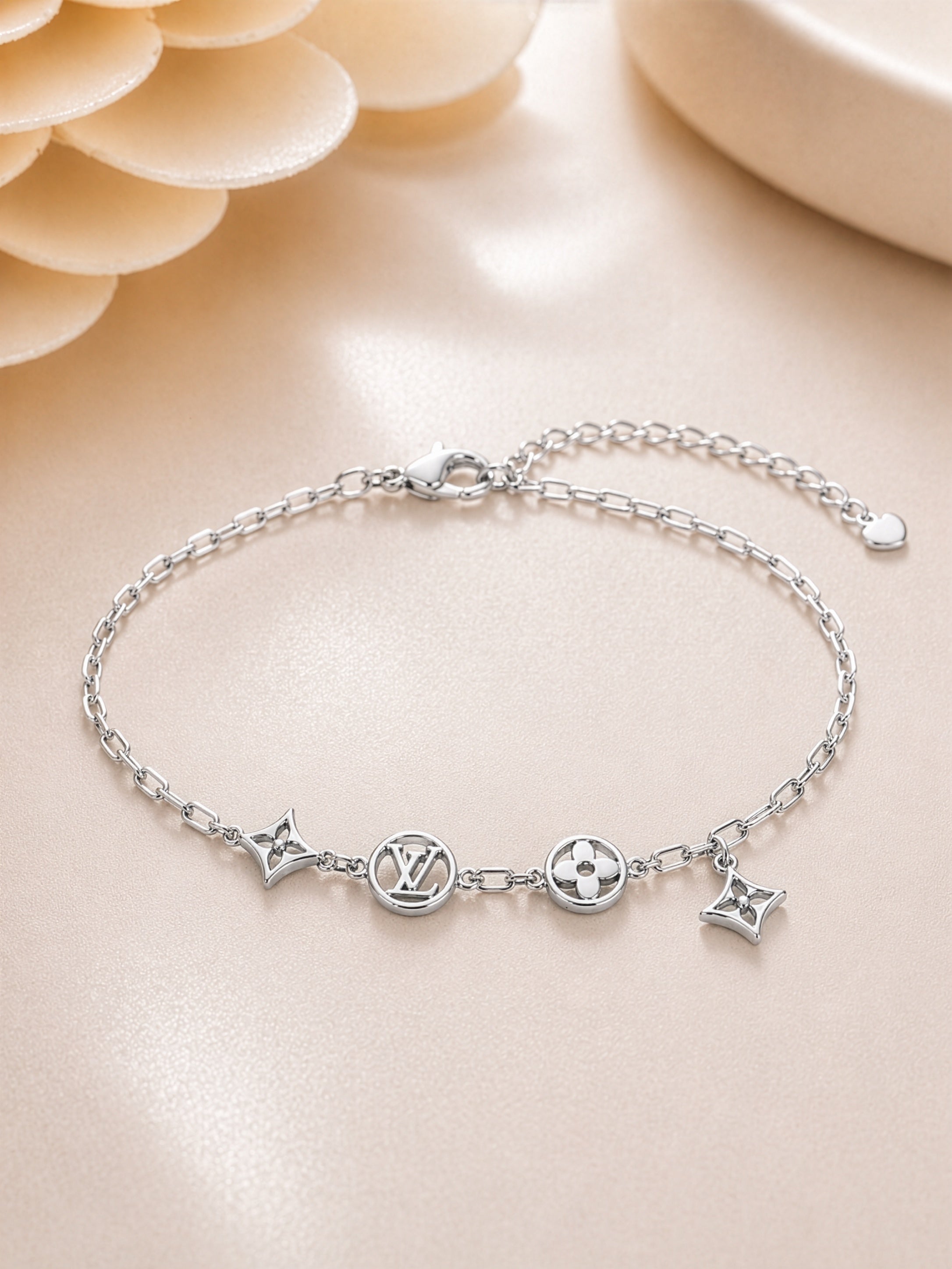 Minimal Charm Link Bracelet